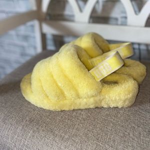 FLUFF YEAH SLIDES . Preowned comes WITH BOX